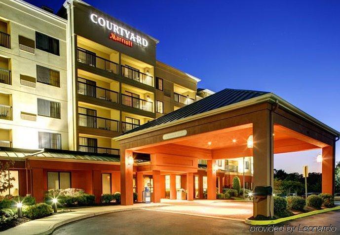 Courtyard Richmond 3*